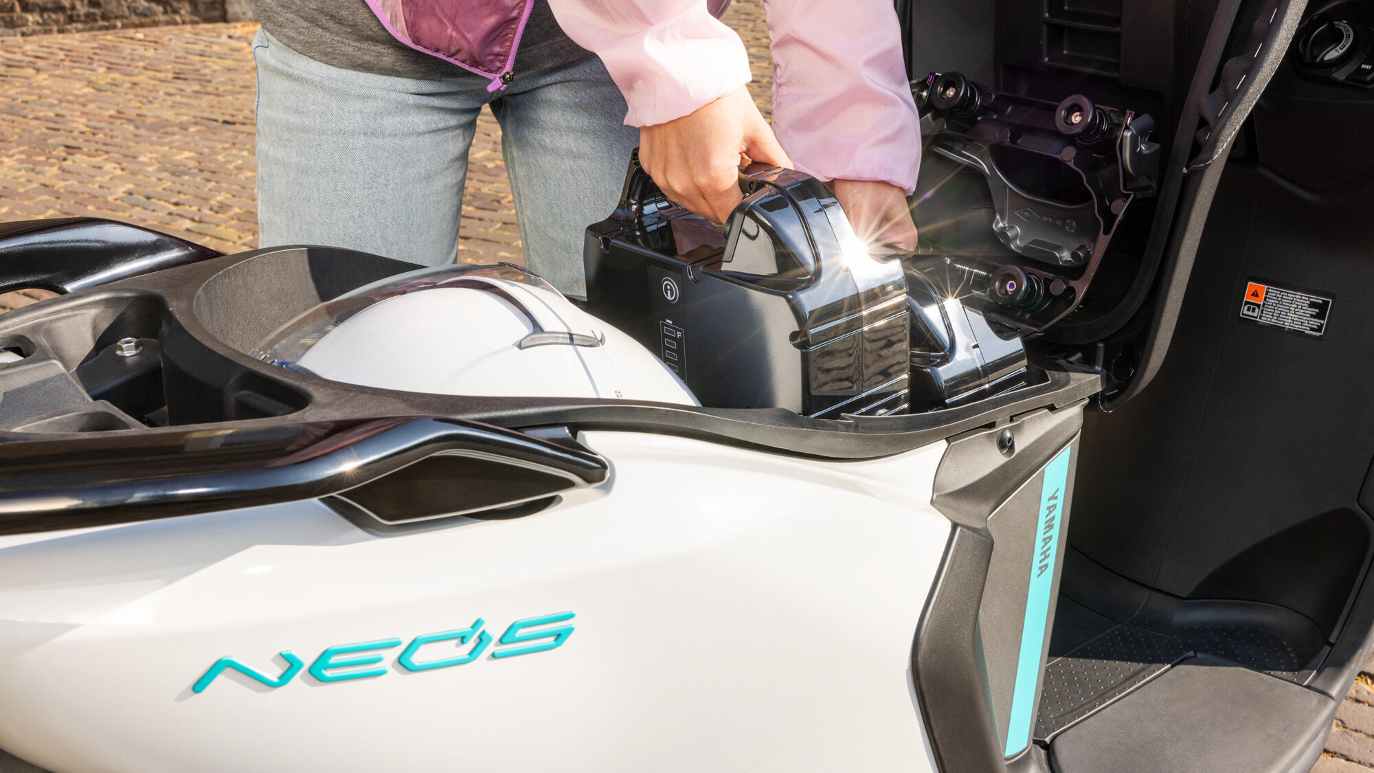 Yamaha NEO's Dual Battery.