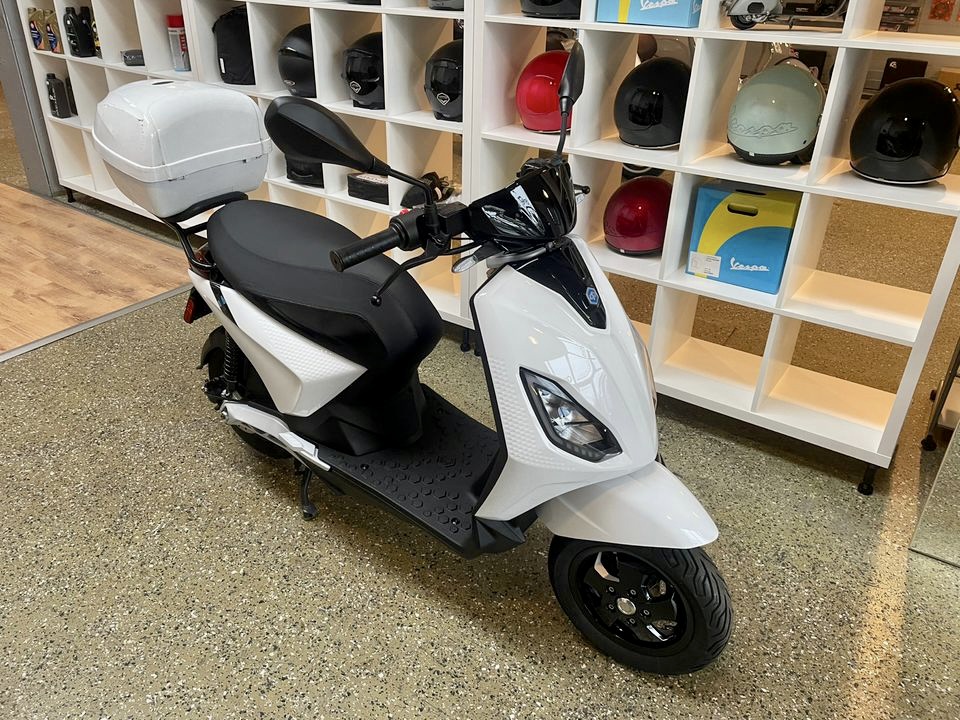 Piaggio 1+